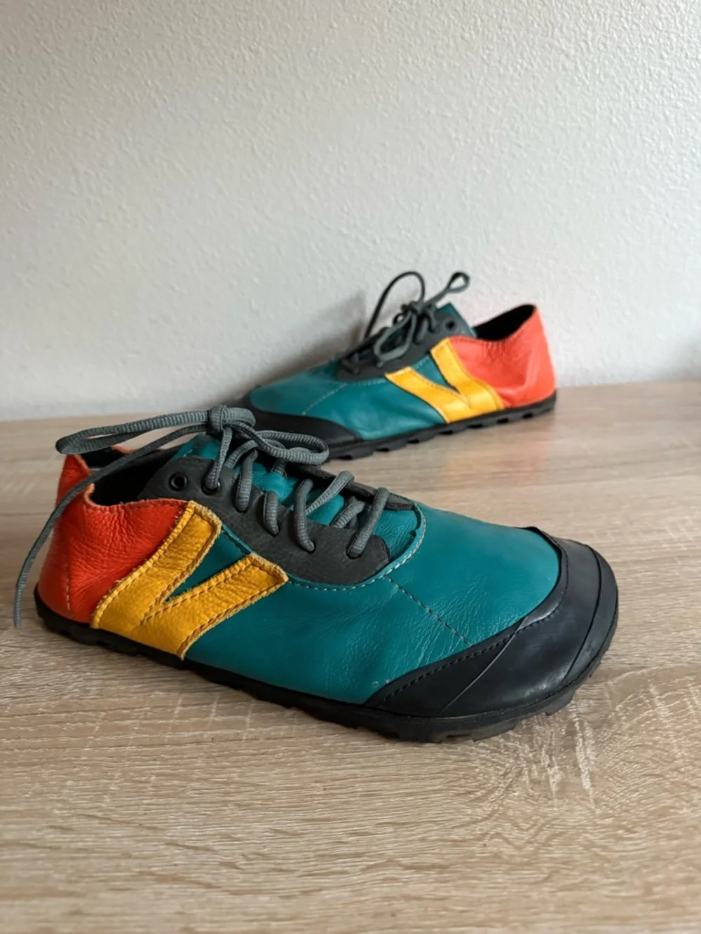 Softstar Megagrip Primal RunAmoc Athletic Trainers - Picture 6 of 14